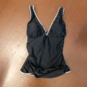 Beachsissi Black Tankini Swim Top M Zigzag Trim V Neck Padded Support